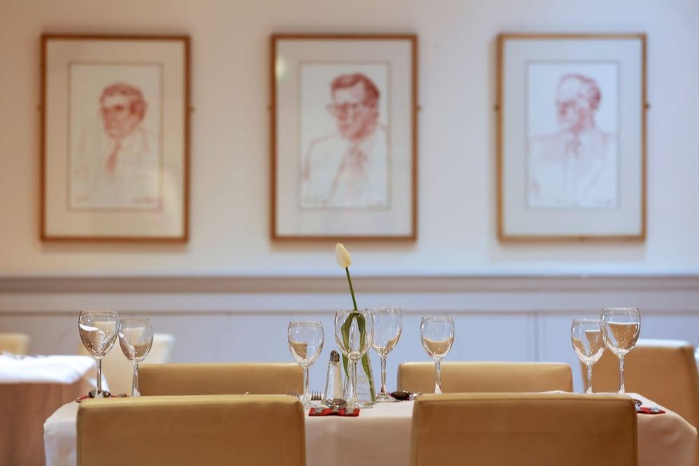 Wellington Park Hotel ベルファスト エクステリア 写真